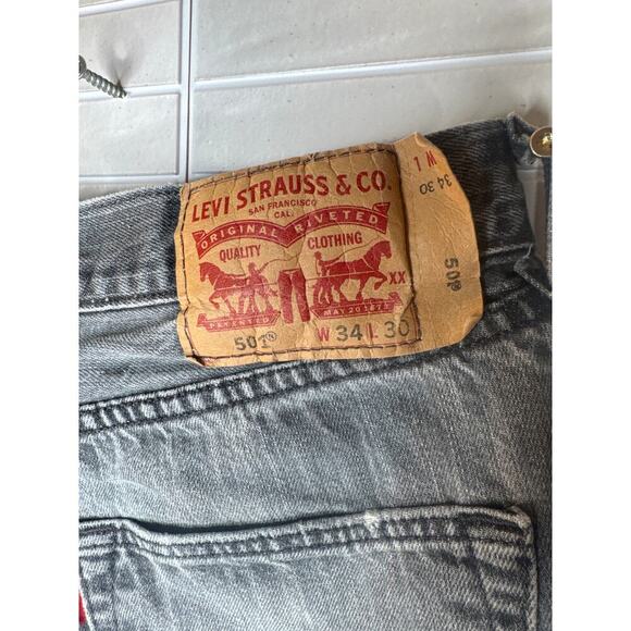 Levi’s 501 Men’s Jeans 34x30 Light Grey Button Fly - Picture 6 of 8